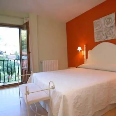 מלון Hotel Cosgaya 2*
