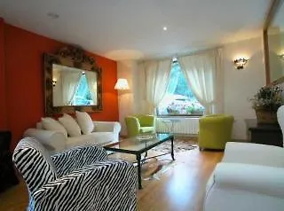 מלון Hotel Cosgaya