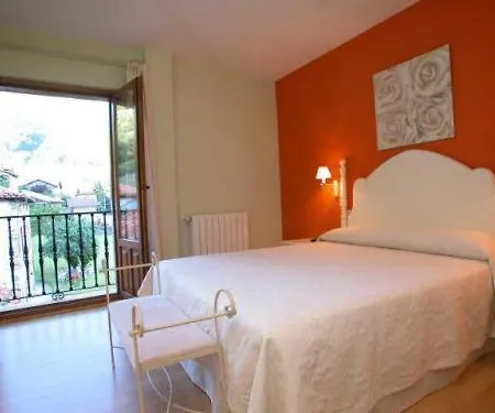 Hotel Cosgaya מלון 2*